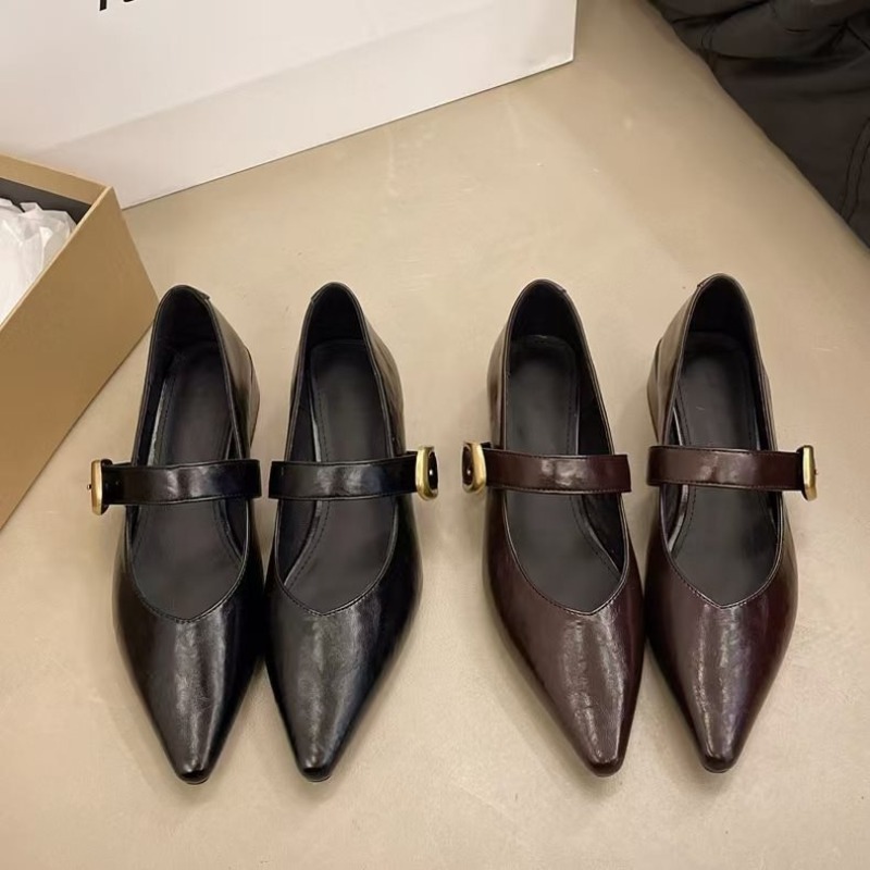 Women Fashion Simple - New soft soled low heeled women's