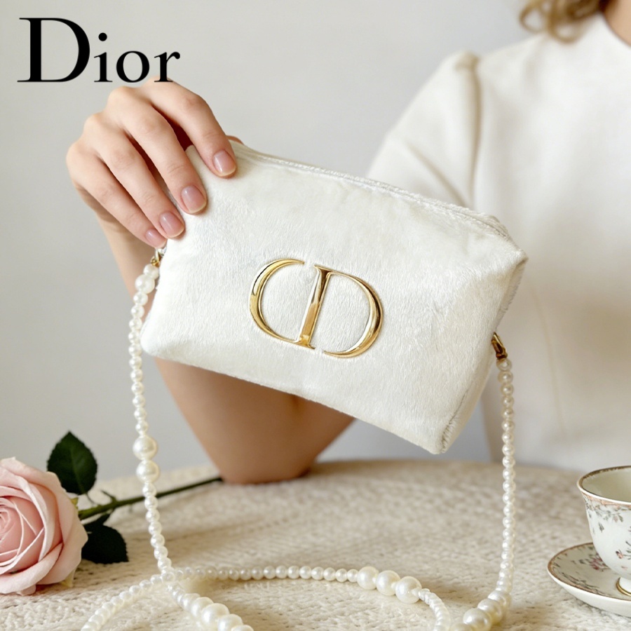 Dior’s Bag White Velvet Travel - Women'S Fashion Essentials recension och pris