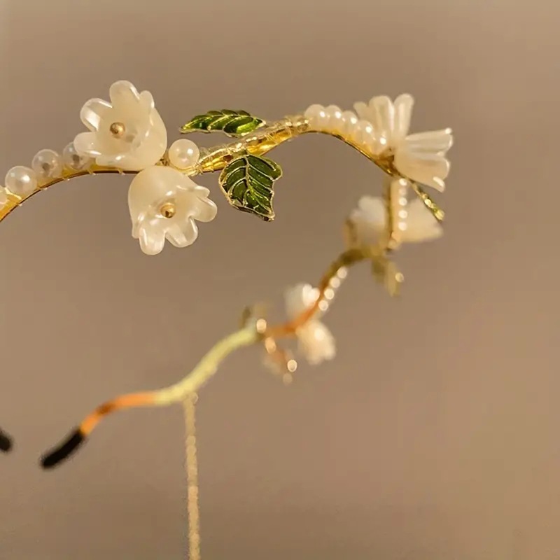 Lily of the Valley Pearl Headb - Women Fashion Photoshoot recension och pris